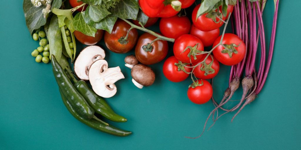 Endometriosis and Diet: The Best Foods to Eat and Avoid for Pain and Bloating