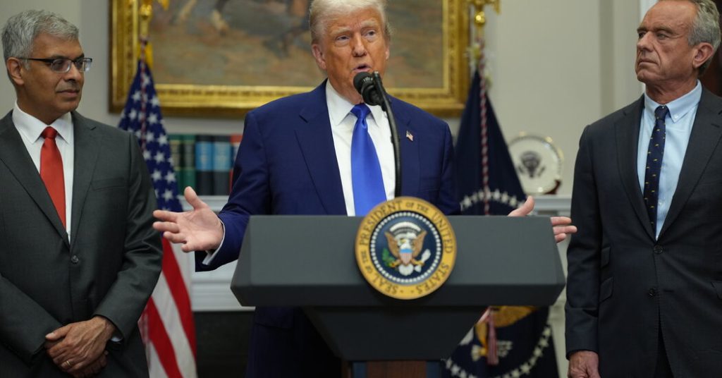 Trump Signs Executive Order Asking Companies to Lower Drug Prices Trump Signs Executive Order Asking Companies to Lower Drug Prices